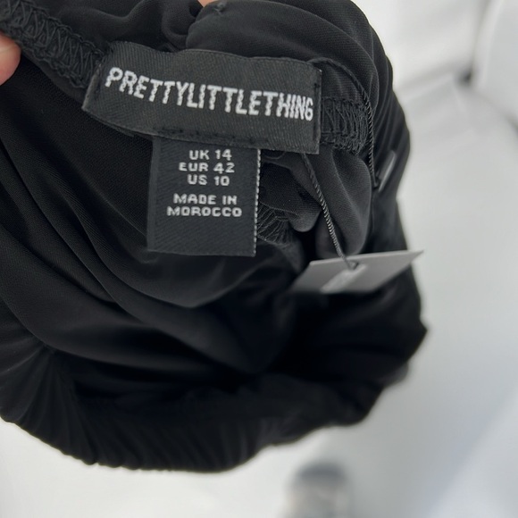 PrettyLittleThing Black Flared Pants - Picture 7 of 8